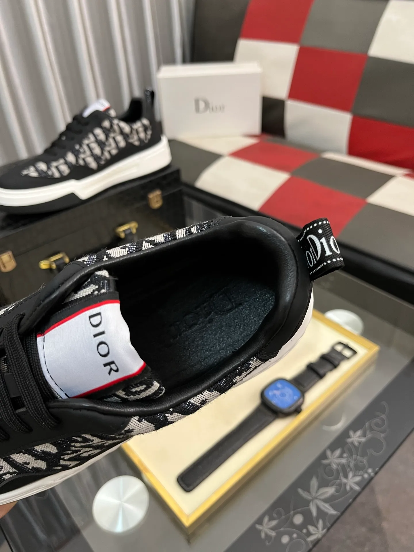 Men's men's shoes 💰420⌚️⌚️[Dior] 25ss new product B01 moral training shoes. The toe size design is a bit wider. The upper foot comfort is perfect. The threads are beautiful. Perfectly adaptable to trousers. Decorated with various classic details. Ideal for daily styling. Can be matched with various casual items to create exquisite looks. Fabric: First layer cowhide/lining sheepskin TPU original outsole Code number: 38-443️⃣Colors available
